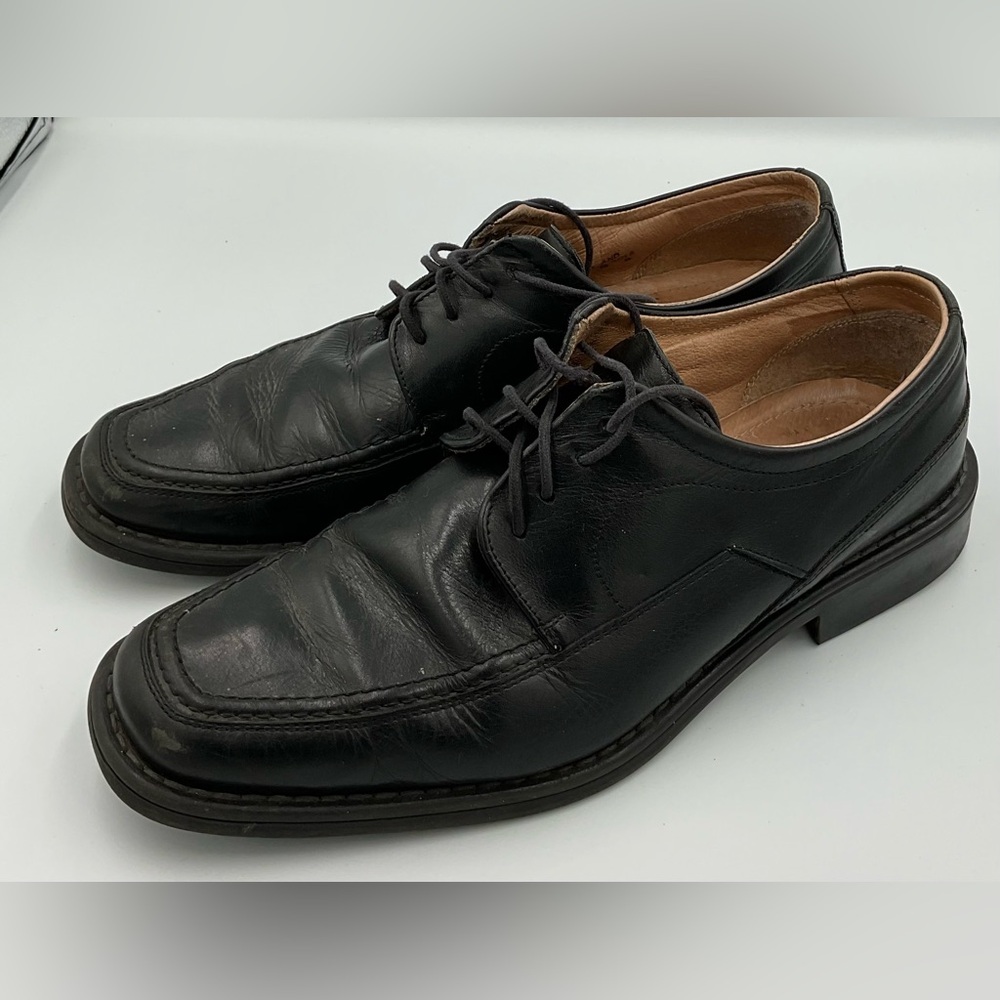 Men’s dress shoes